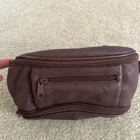 Vintage Wilson’s Genuine Leather Fanny Pack Belt Bag Brown NEW - Picture 2 of 10